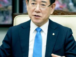 김영록 전라남도지사, 미술관서 지역 문화융성 정책 구상 기사 이미지