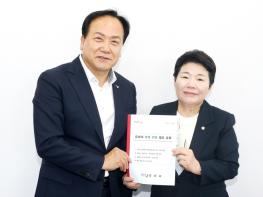 이권재 오산시장, 임이자 국회 기재위원장 찾아 재난안전대응·주요현안사업 예산 건의 기사 이미지