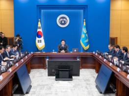 이재명 대통령 '사측은 노동자를 동반자로, 노동자·노조는 책임 의식을' 기사 이미지