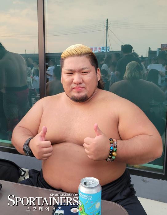 사진고초록 기자
