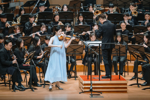 올키즈스트라 상위관악단과 협연 중인 바이올리니스트 김다미 제공 앙상블리안