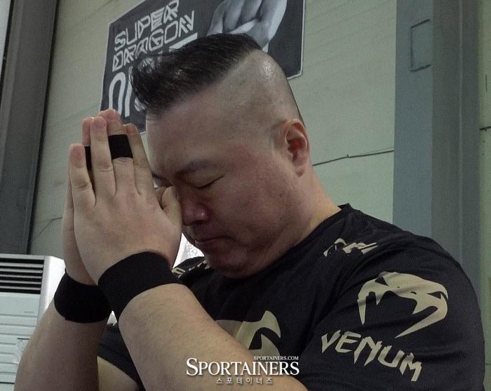 경기 전 항상 기도를 올리는 한태윤 캡쳐 고초록 기자