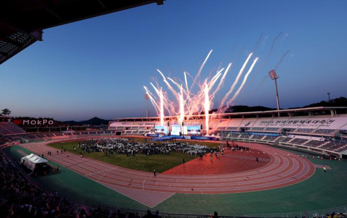 2025 전국생활체육대축전 화려한 개회식 축포! 기사 이미지