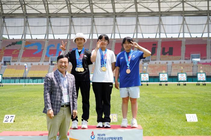 신동주·김다을, 전국소년체전 양궁 12세 이하부 다관왕 등극…남녀 MVP 동시 수상 기사 이미지