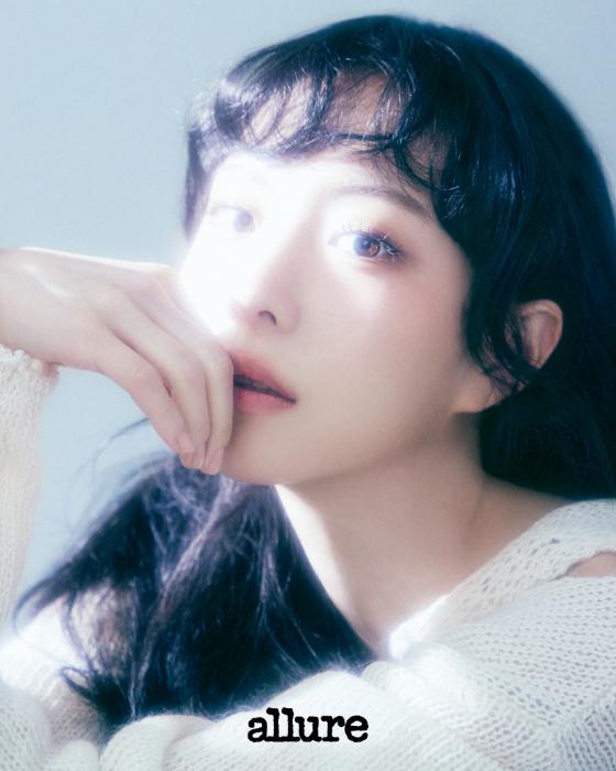 배우 이열음, 신비로움이 넘치는 화보 공개! 기사 이미지