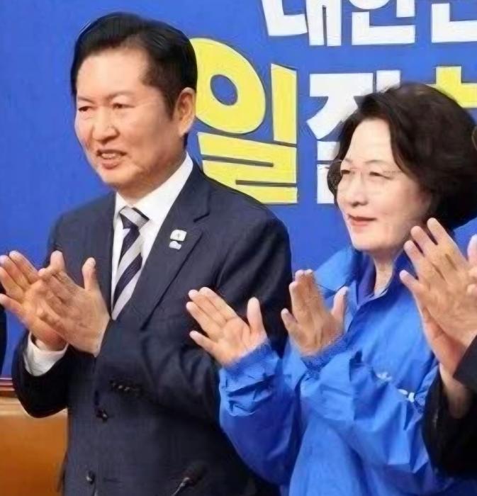 민주당, 추미애 경기지사 후보 환영식 개최… 정청래 "소중한 전략 자산, 승리 확신" 기사 이미지