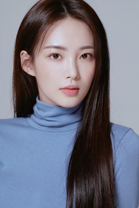 신예 최효주, tvN 새 월화극 '내일도 출근!' 캐스팅… 짧지만 강한 임팩트 예고 기사 이미지