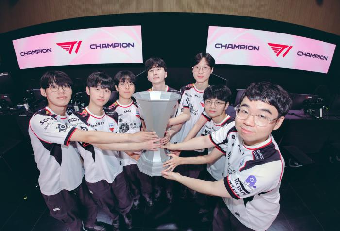 ​5년 만의 왕좌 탈환… 티원 이스포츠 아카데미, 2026 LCK CL 3대 0 완승 기사 이미지